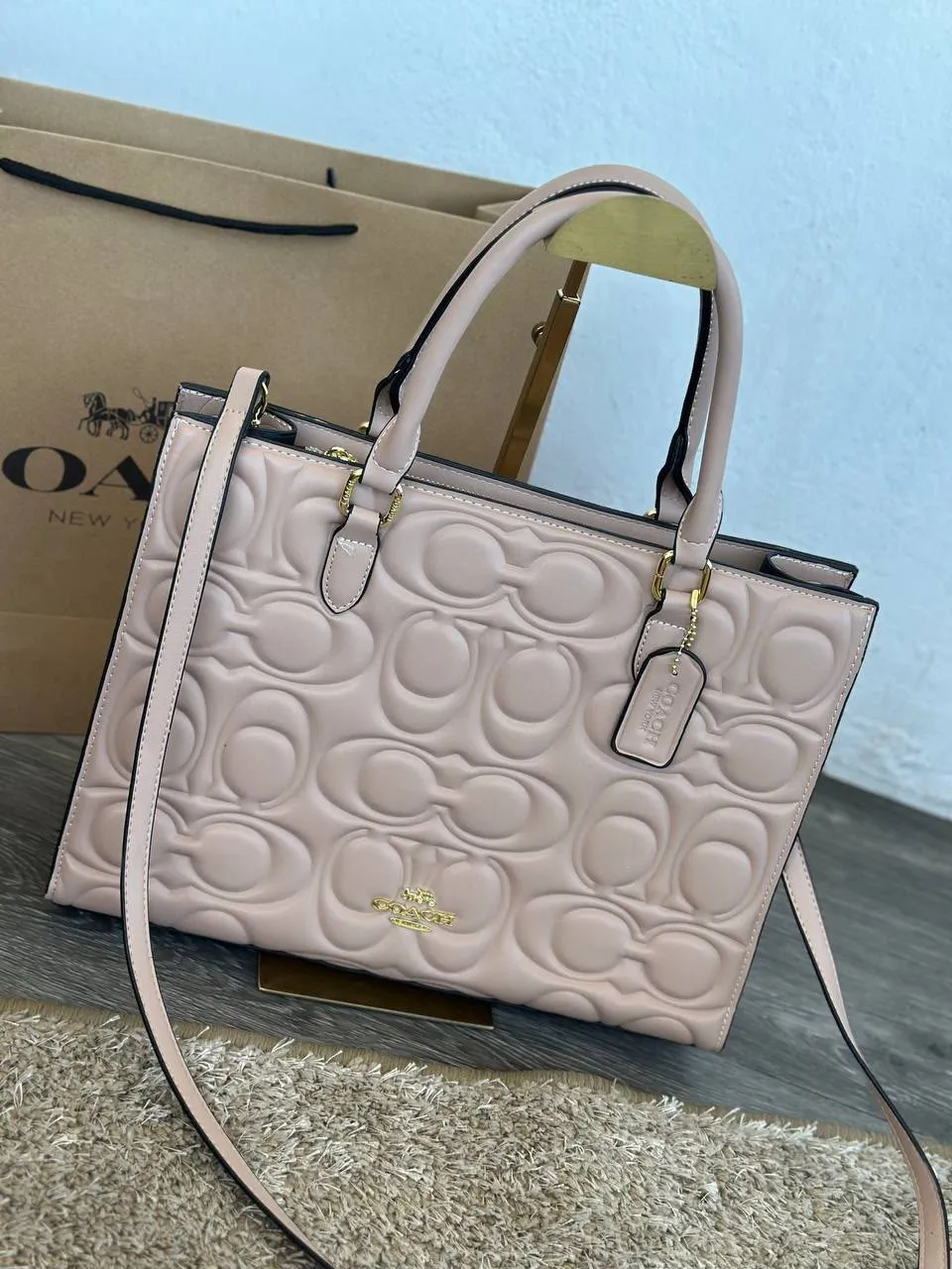 Coach Book Beige